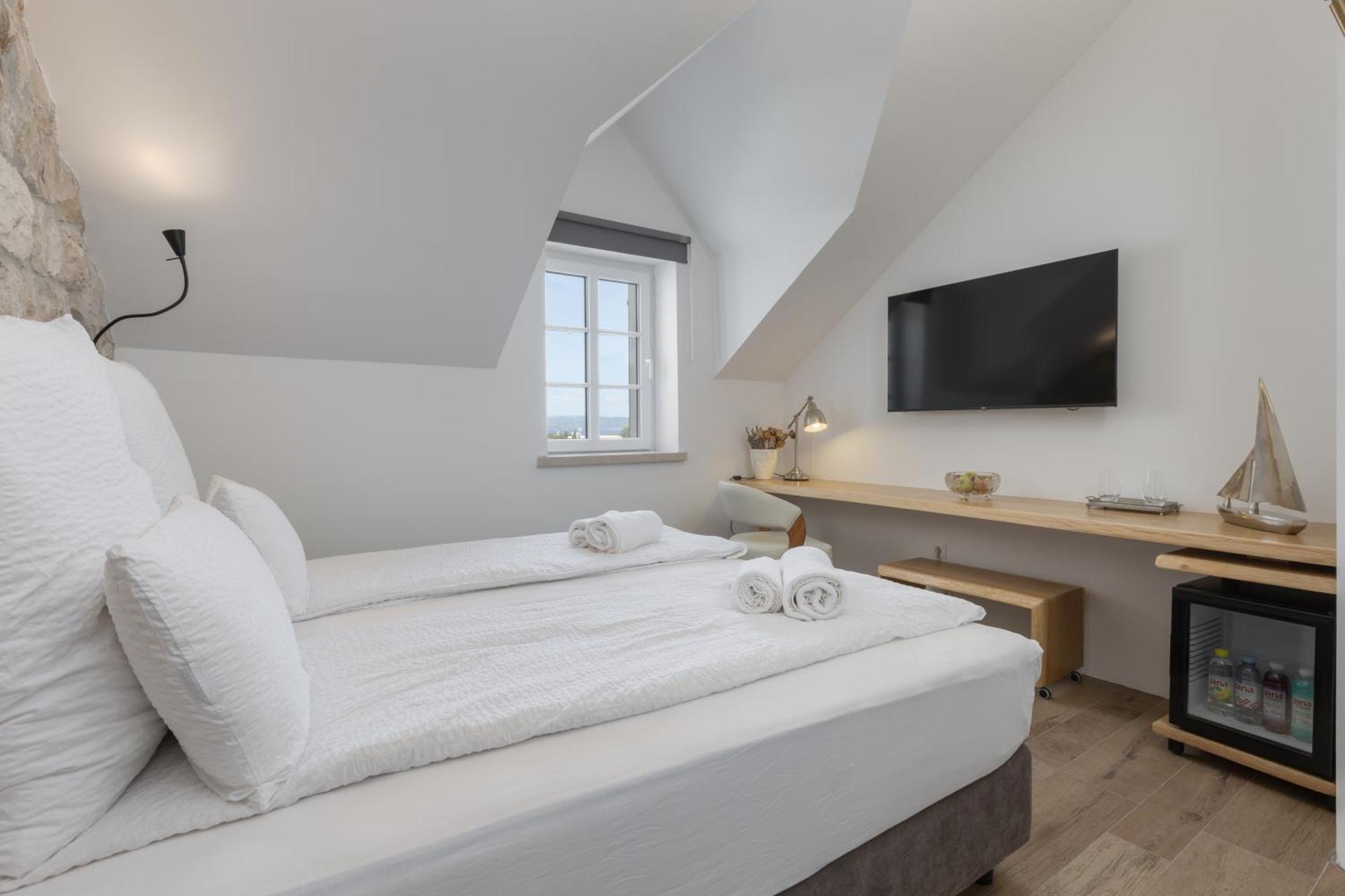New - Casa Columba - 4 Star Design Boutique With Outdoor Pool & Private Garden (adults Only)
