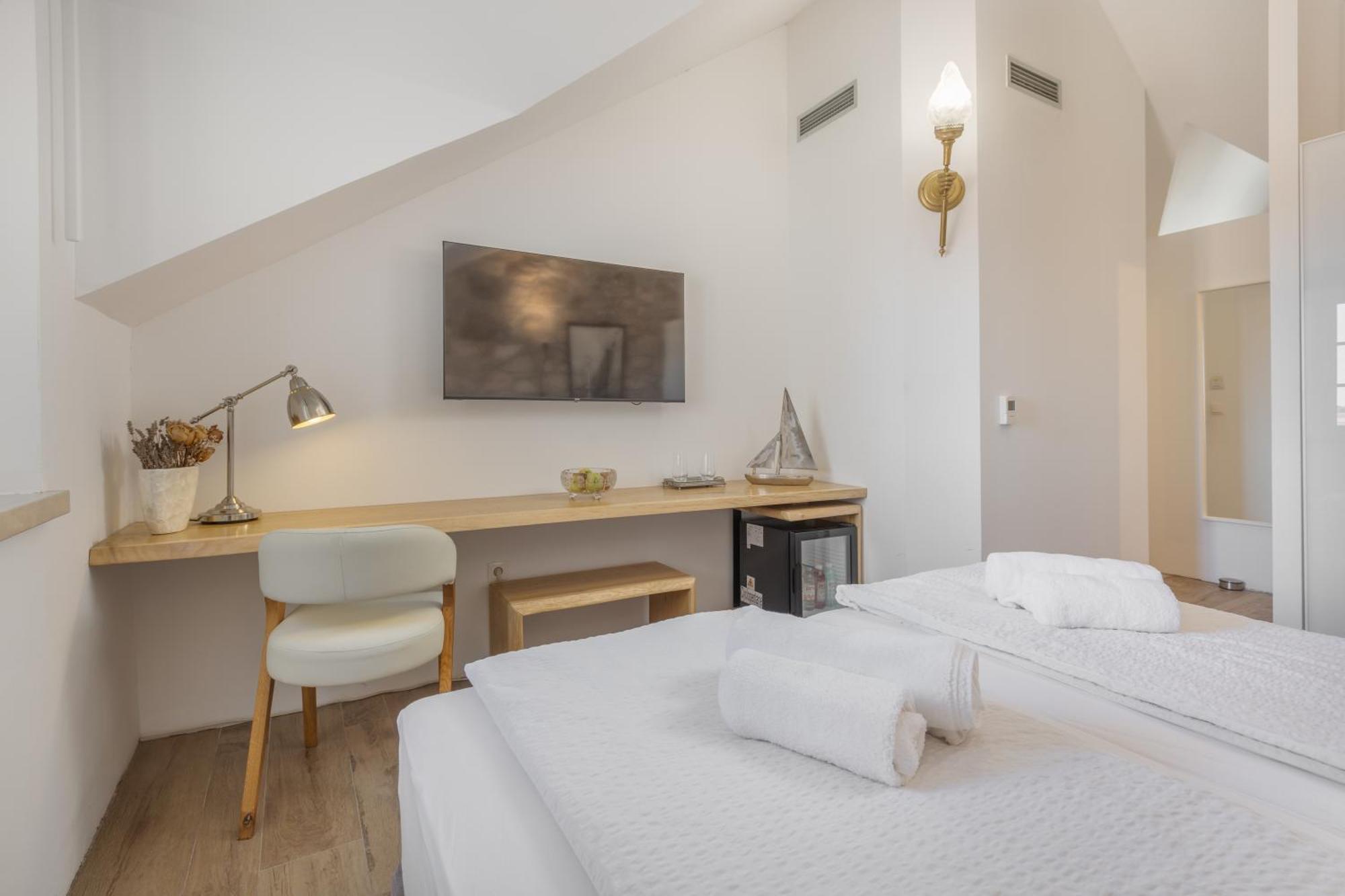 New - Casa Columba - 4 Star Design Boutique With Outdoor Pool & Private Garden (adults Only) Pensiune Makarska