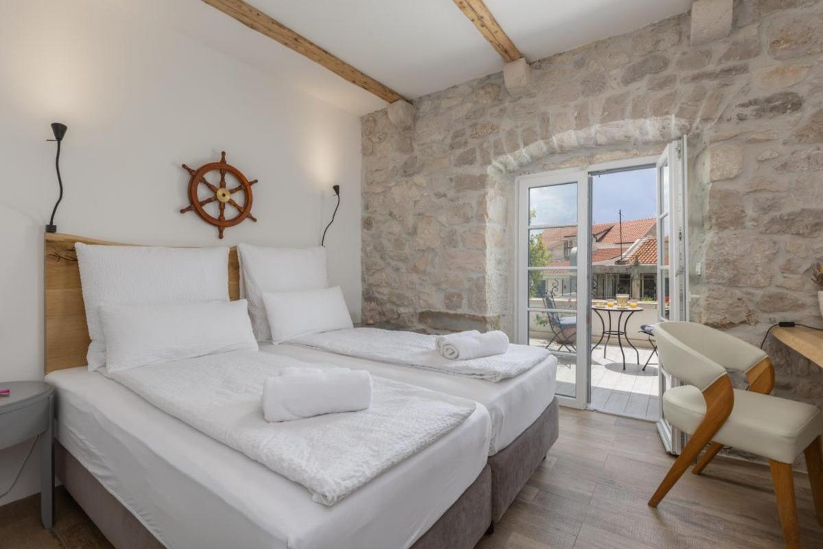 New - Casa Columba - 4 Star Design Boutique With Outdoor Pool & Private Garden (adults Only) Pensiune